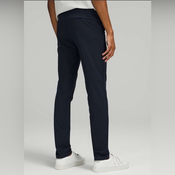 Lululemon Commission Pant Slim 32" Warpstreme
True Navy
Size 34 - Picture 2 of 6